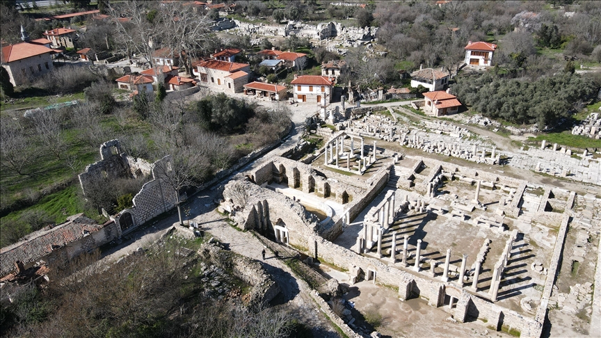 "Gladyatörler kenti"nin restore edilen dükkanlarında unutulmaya yüz tutmuş meslekler yaşatılacak