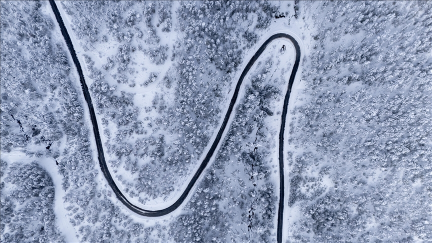 Yozgat'ta beyaza bürünen ormanlık alanlar dronla görüntülendi