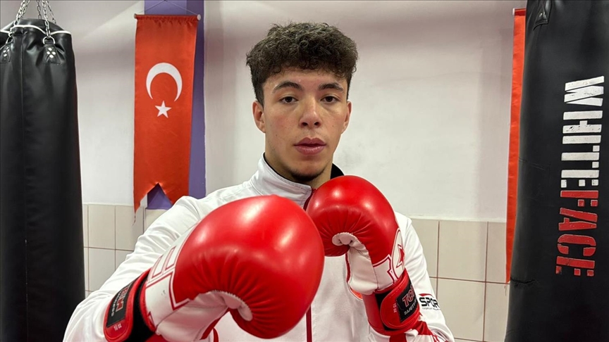 Kaygı bozukluğu sorununu yenmek için başladığı kick boksta milli sporcu olmayı başardı