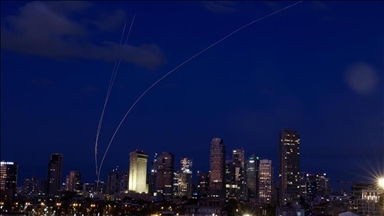 مطارات أبوظبي: وفاة آسيوي و7 إصابات إثر "حادثة" بمطار زايد الدولي