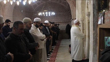 Li Cizîrê di Medreseya Sor da nimêja terawîhê bi xitmê tê kirin