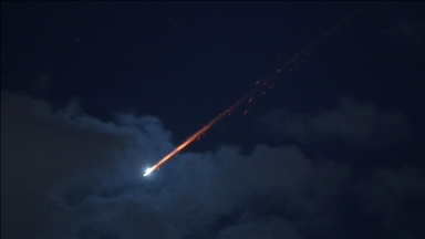 İran, İsrail'e yönelik yeni füze saldırıları düzenledi