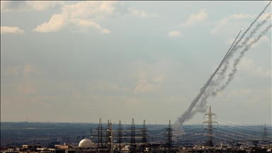 استهداف مطار أربيل بطائرة مسيرة يُسبب انفجارا وحريقا 