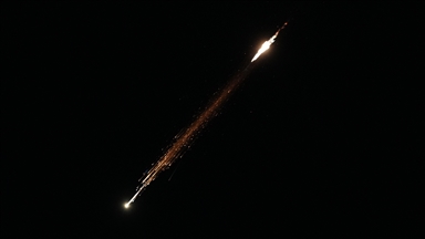 İran, İsrail'e yönelik yeni füze saldırıları düzenledi