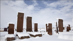 Li Bidlîsê avahiyên dîrokî di binê berfê da man