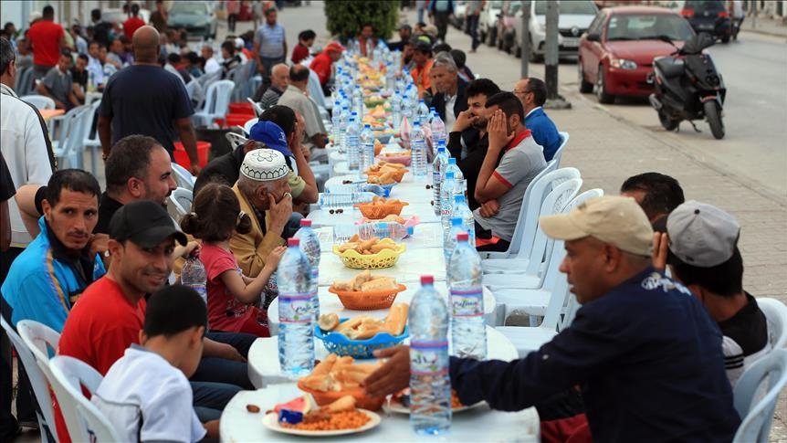 تونس.. موائد الرحمن تتحدى شح الموارد وارتفاع الأسعار