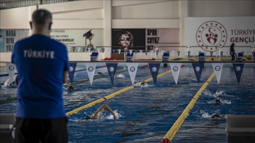Milli yüzücüler yaz organizasyonları öncesi Erzurum'da kampta