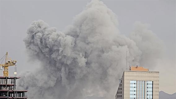 Tahran'da çok sayıda noktada art arda şiddetli patlamalar meydana geliyor 