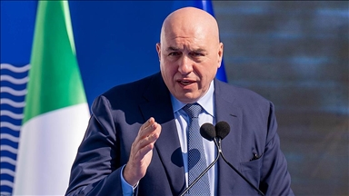 Dubai'de mahsur kalan İtalya Savunma Bakanı Crosetto ülkesine döndü