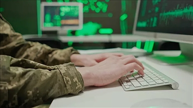 Yapay zekanın savaş ortamında kullanımı hukuki soru işaretlerini büyütüyor