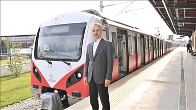 Beş büyükşehirde ulaşımı rahatlatan kent içi raylı sistemlerde kapasite artıyor