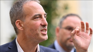 Raphaël Glucksmann accuse Mélenchon de reprendre « les codes de l’antisémitisme » après une plaisanterie sur son nom