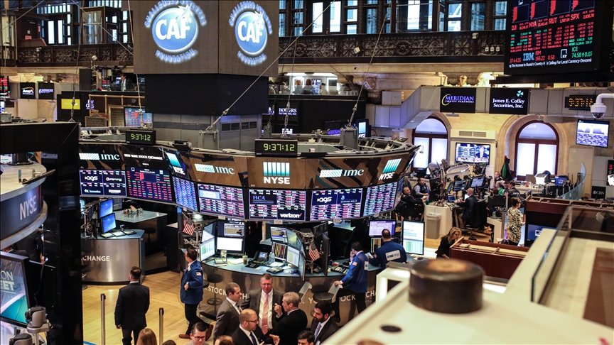 US stocks end mixed amid Middle East tensions