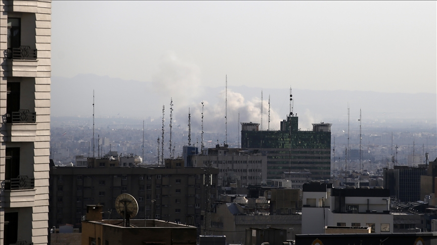 L’armée israélienne affirme avoir frappé un « quartier général » à Téhéran