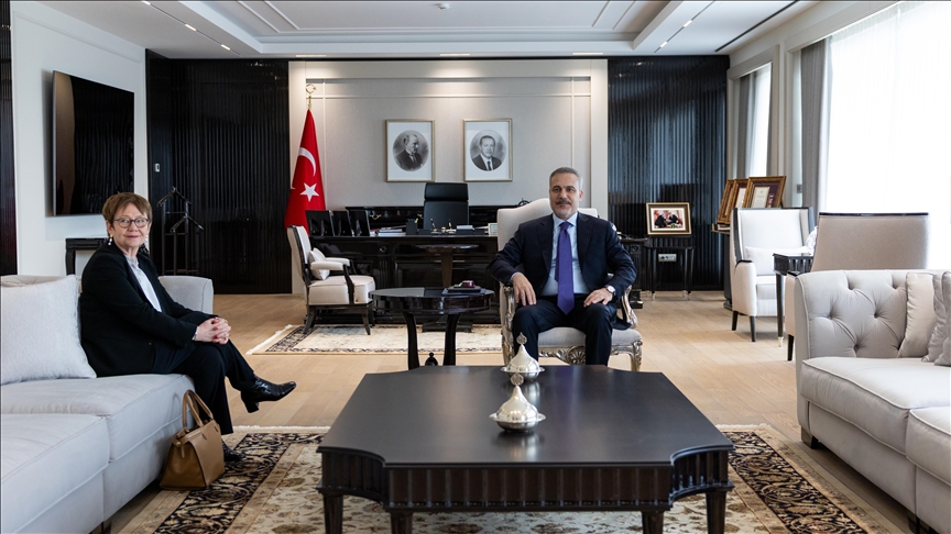 Глава МИД Турции провел встречу с президентом Европейского банка реконструкции и развития