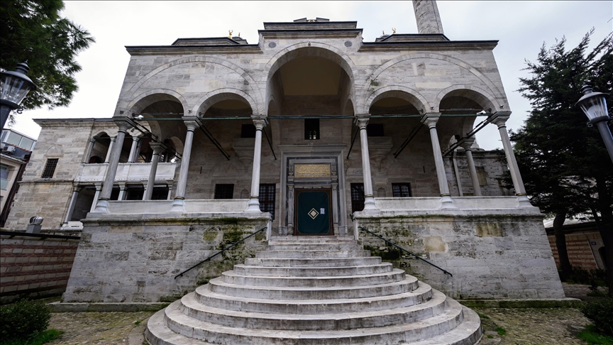 جامع آيازما.. أيقونة تجمع الباروك العثماني بالعمارة التقليدية (تقرير)