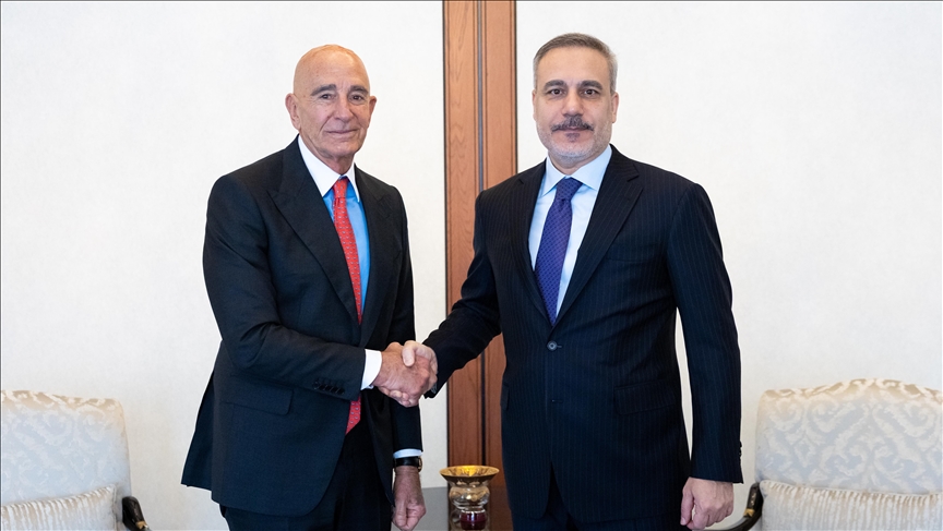 Ministri i Jashtëm turk takohet me ambasadorin e SHBA-së