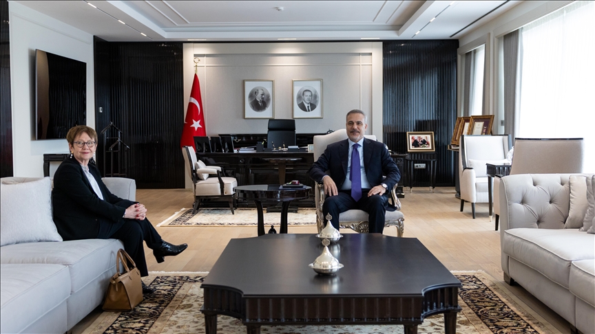 فيدان يستقبل رئيسة البنك الأوروبي لإعادة الإعمار والتنمية