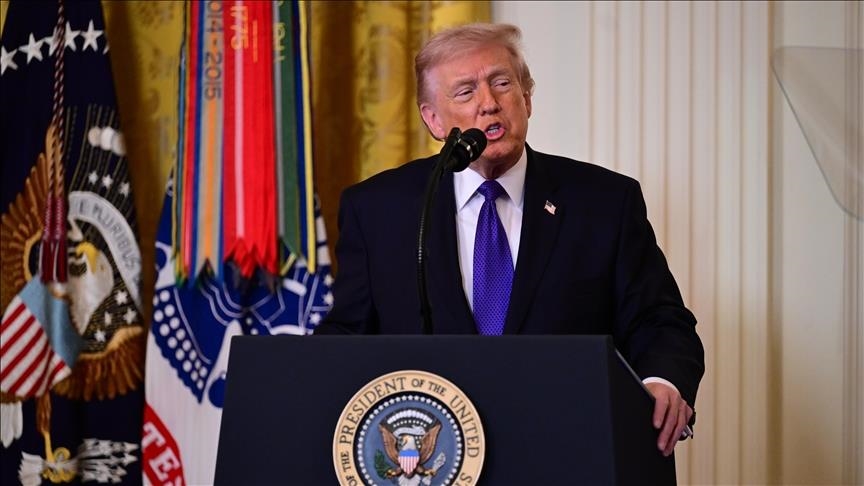 Trump reconnaît la flambée des prix du pétrole due à la guerre en Iran et promet que « les prix vont baisser »