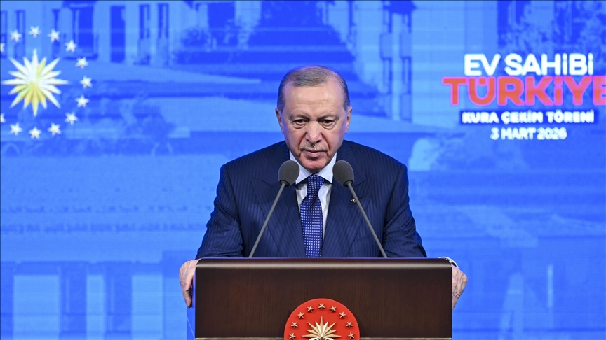 Erdogan : la Türkiye œuvre à résoudre les problèmes par une « diplomatie axée sur la paix »
