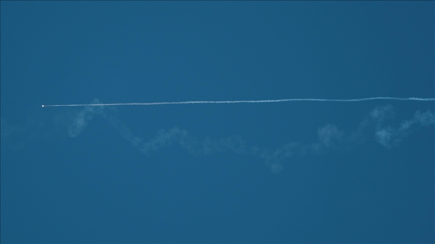 Le Hezbollah annonce avoir frappé des bases israéliennes avec des roquettes et des drones