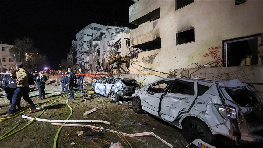 5 injured in fresh Iranian missile attacks on central Israel: Media