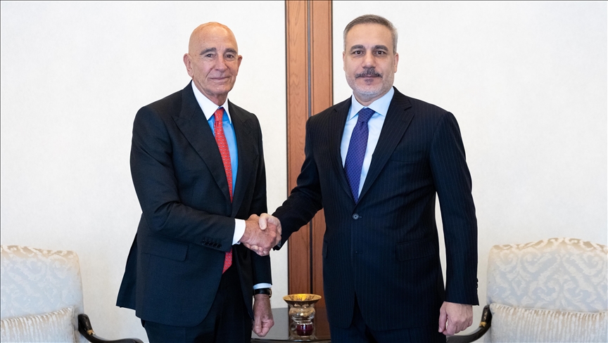 فيدان يلتقي توماس باراك في أنقرة