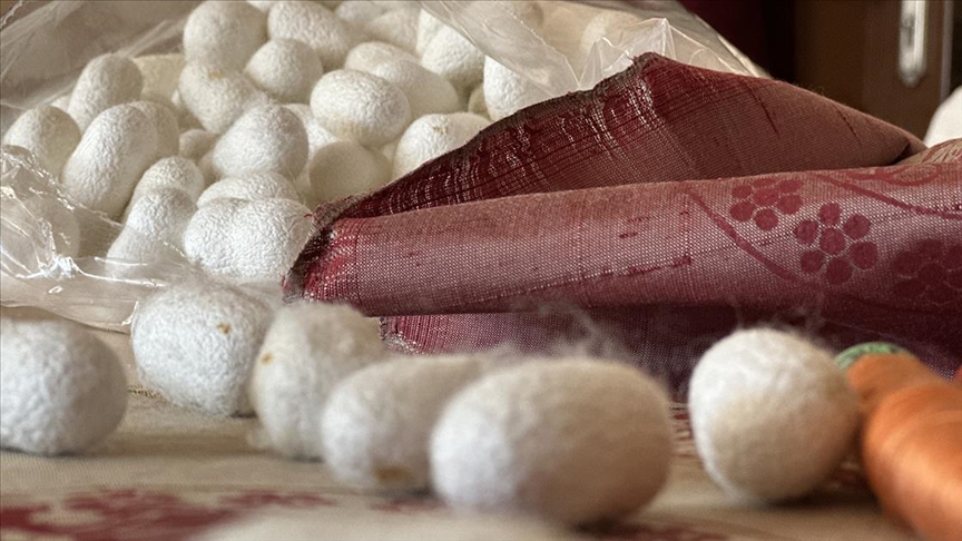 800 yıllık Selçuklu ipeği Antalya'da yeniden hayat buluyor