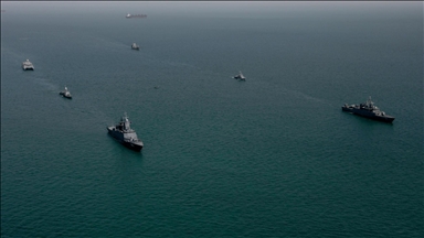 Iran’s Revolutionary Guards threaten to ‘burn’ ships in Strait of Hormuz, halt oil exports