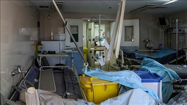 طهران.. عدسة الأناضول توثق الدمار في مستشفى "الشهيد مطهري"