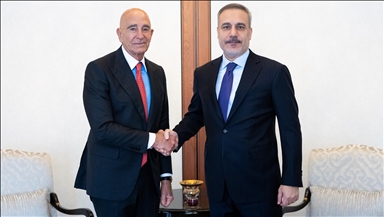 Turkish foreign minister meets US envoy