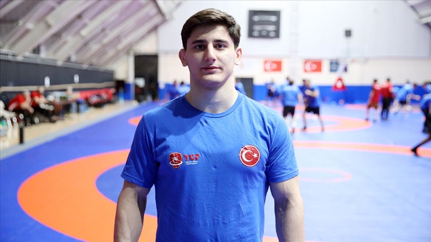 Milli güreşçi İbrahim'in hedefi 23 yaş altıdan sonra büyüklerde Avrupa şampiyonluğu
