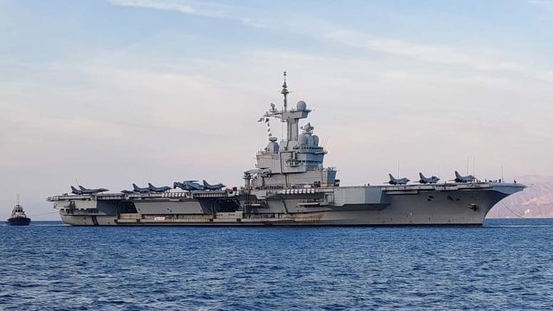 Макрон направляет авианосец Charles de Gaulle в Средиземное море