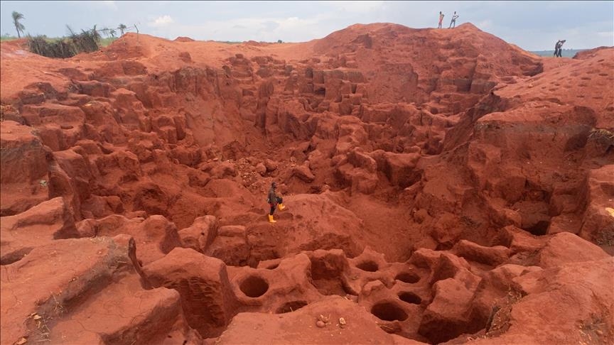 Mbi 100 të vdekur nga rrëshqitja e dheut në një minierë në Republikën Demokratike të Kongos