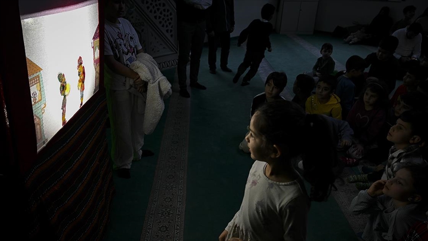 Berlin'de ramazan gelenekleri Nasreddin Hoca ve gölge oyunuyla yaşatılıyor