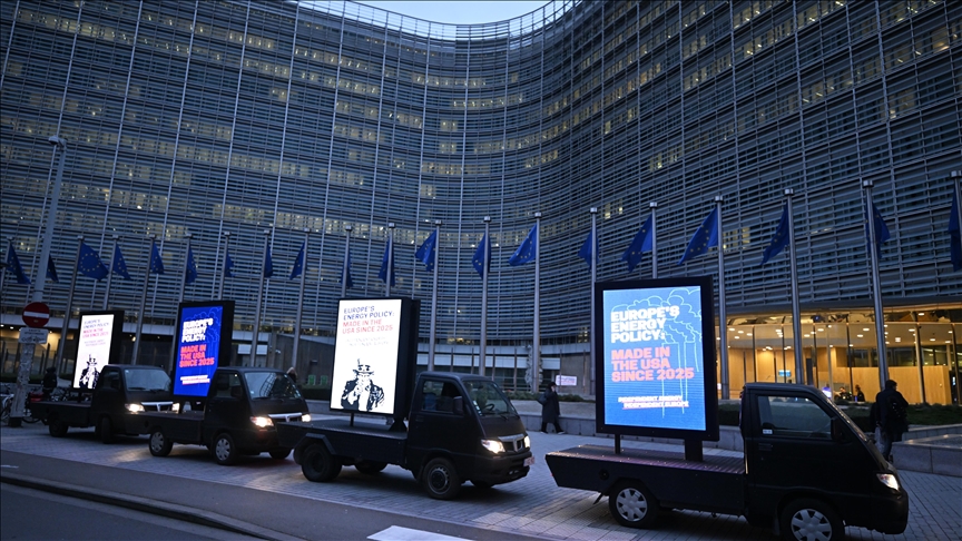 Europeans urge EU-level public social network