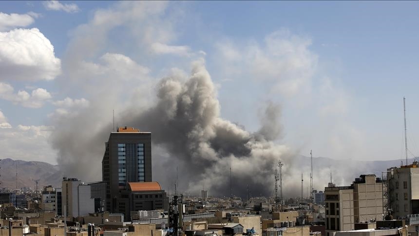 Ushtria izraelite fillon sulme "në shkallë të gjerë" ndaj kryeqytetit iranian