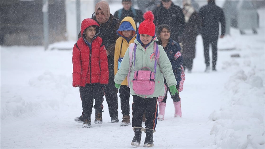 Erzurum, Kars ve Ardahan'da kar etkili oluyor