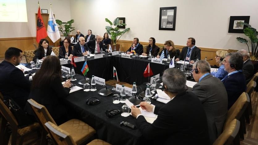 Shqipëri, mbahet takimi i Komisionit për Politikat Sociale dhe Humanitare të PABSEC-ut