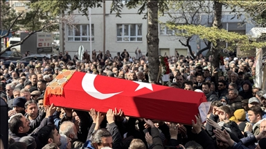 İstanbul'da öğrencinin bıçaklı saldırısında yaşamını yitiren öğretmenin cenazesi Konya'da defnedildi