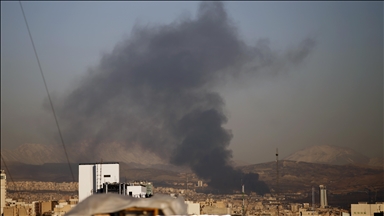 Израел тврди дека ги нападнал командните центри на иранската внатрешна безбедност и Басиџ во Техеран