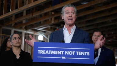 Гувернерот на Калифорнија го спореди Израел со „апартхејд држава“ кој ја довел во прашање и воената поддршка на САД