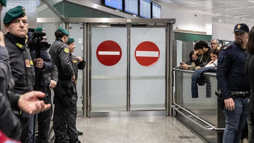 Qeter şêniyên li derdora Balyozxaneya Amerîkayê texliye dike