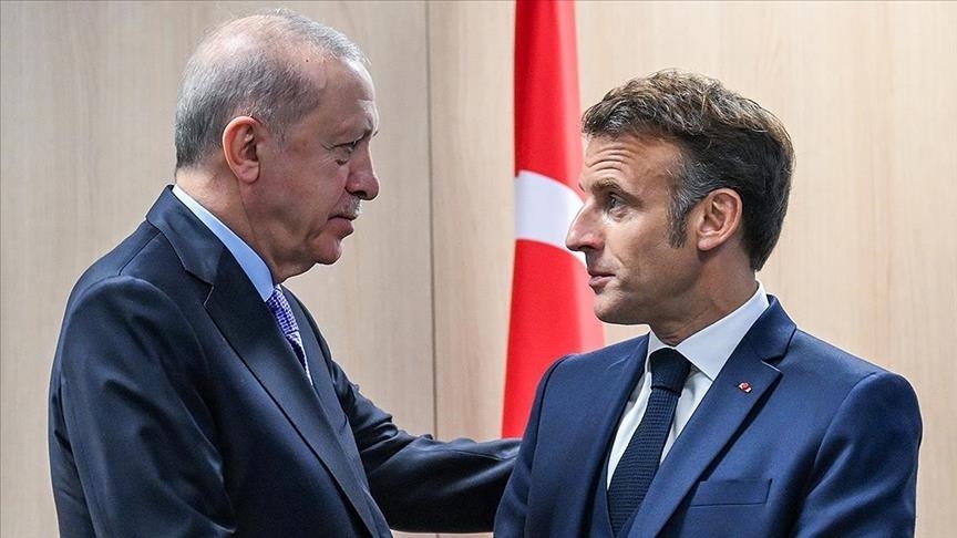 Presidenti turk diskuton me homologun francez nevojën për rritjen e bashkëpunimit në mbrojtje brenda NATO s