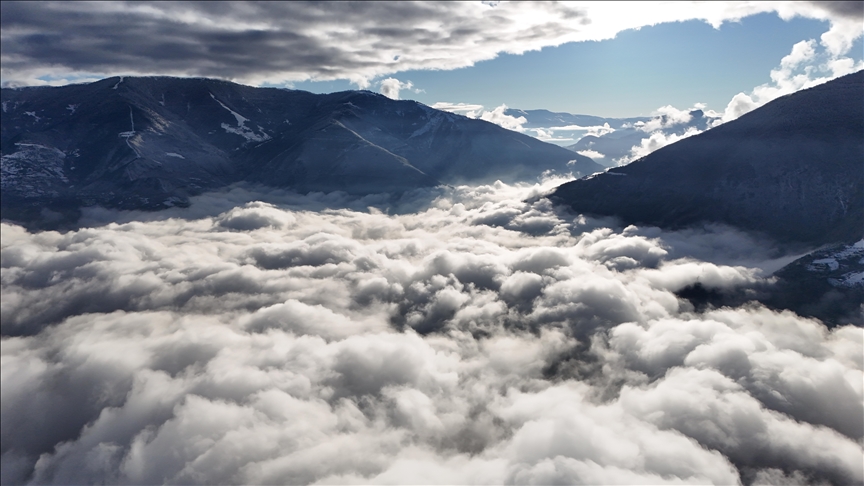 Artvin'de sis etkili oldu