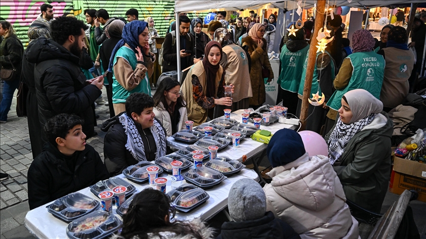 İstanbul'da STK'lerden "15 Ramazan Dünya Yetimler Günü" programı