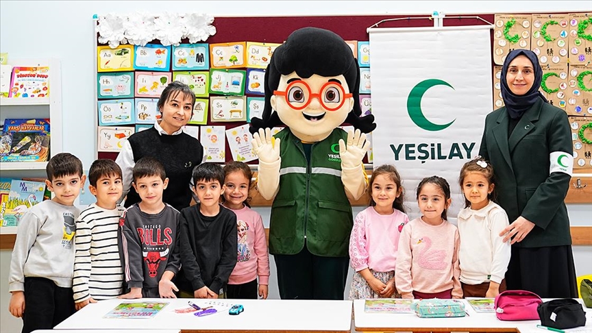 "İlk Dersim Yeşilay" projesi kapsamında öğrenciler için farkındalık eğitimi düzenlendi