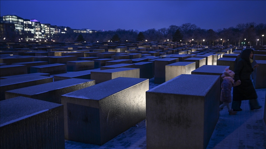 Un jeune Syrien condamné à 13 ans de prison pour l’attaque du Mémorial de l’Holocauste à Berlin