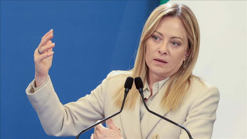 Meloni assure que l’Italie n’entrera pas en guerre et respectera les accords existants sur les bases américaines