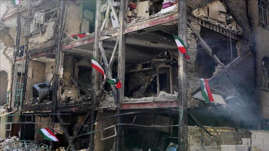 ABD-İsrail saldırıları altındaki Tahran'da yıkım giderek ağırlaşıyor  